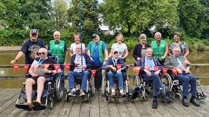 Samen Vissen met bewoners van Thuvine Pleyade